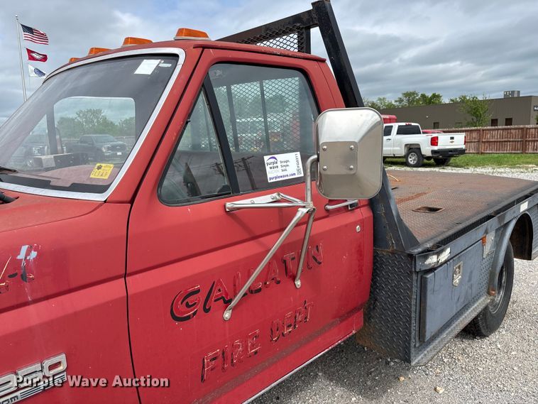 image for item FG0311 1988 Ford F350 flatbed truck