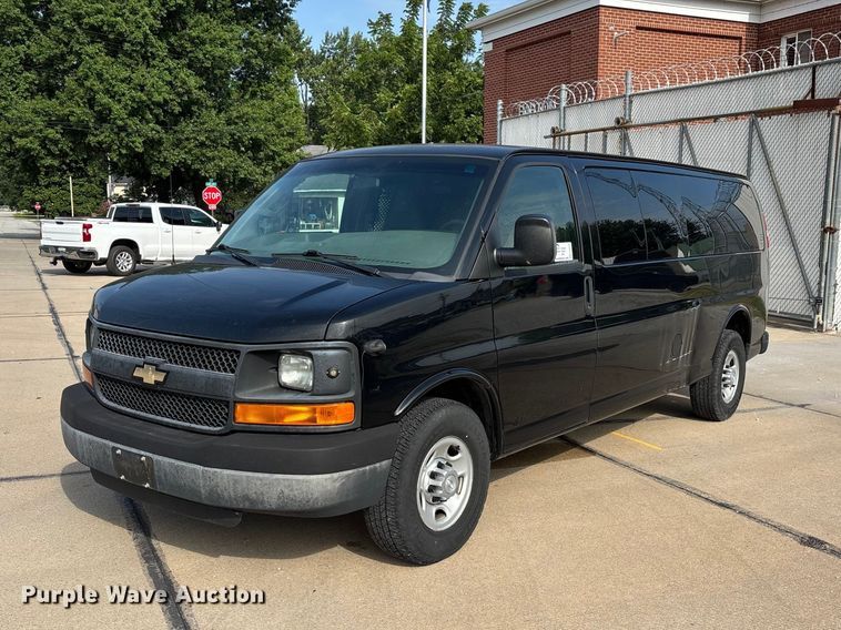 2016 Chevrolet Express 3500 prisoner transport van