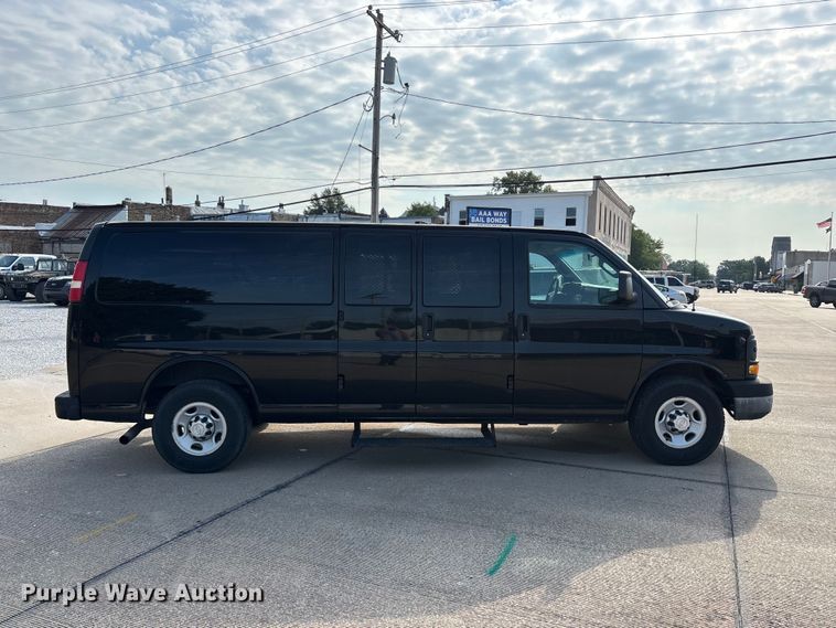 image for item FG0559 2016 Chevrolet Express 3500 prisoner transport van