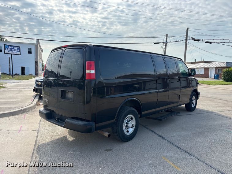 image for item FG0559 2016 Chevrolet Express 3500 prisoner transport van
