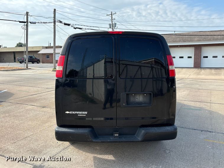 image for item FG0559 2016 Chevrolet Express 3500 prisoner transport van