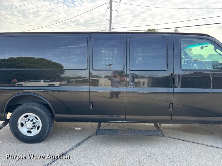 image for item FG0559 2016 Chevrolet Express 3500 prisoner transport van
