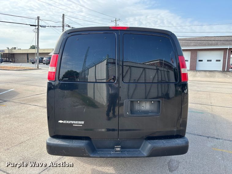 image for item FG0559 2016 Chevrolet Express 3500 prisoner transport van
