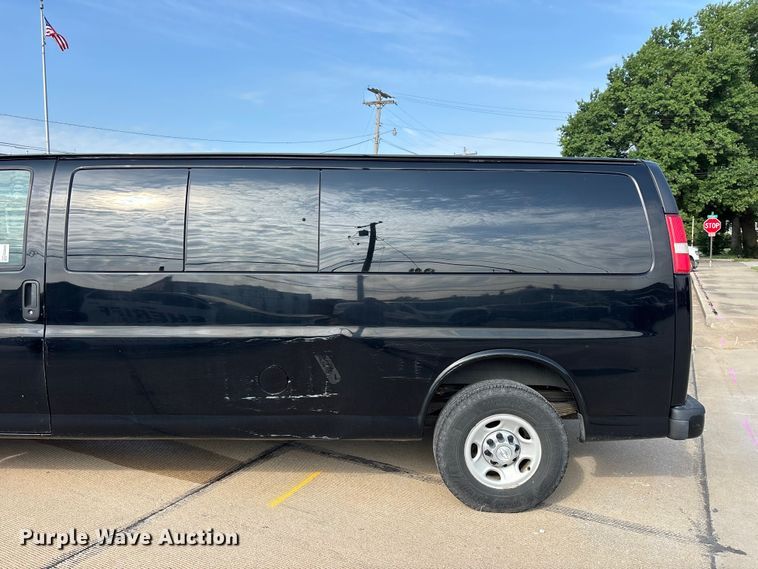 image for item FG0559 2016 Chevrolet Express 3500 prisoner transport van