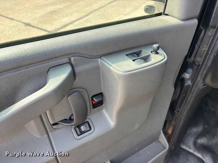 image for item FG0559 2016 Chevrolet Express 3500 prisoner transport van