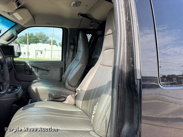 image for item FG0559 2016 Chevrolet Express 3500 prisoner transport van