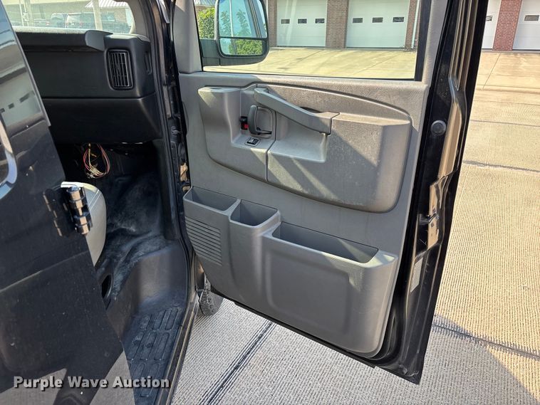 image for item FG0559 2016 Chevrolet Express 3500 prisoner transport van