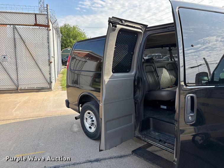 image for item FG0559 2016 Chevrolet Express 3500 prisoner transport van