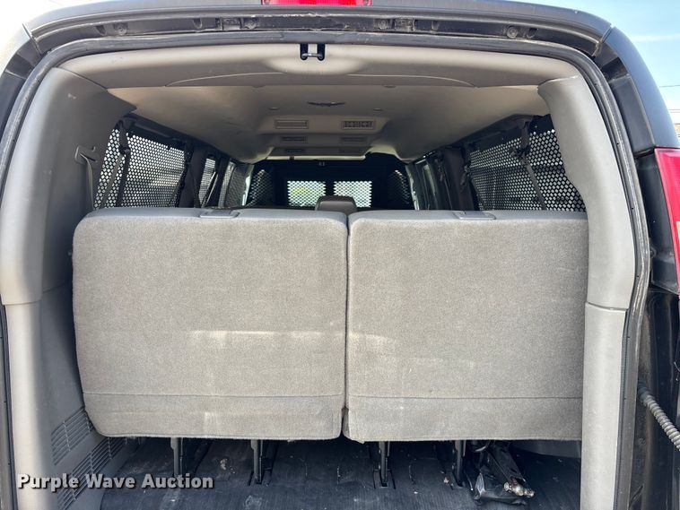 image for item FG0559 2016 Chevrolet Express 3500 prisoner transport van