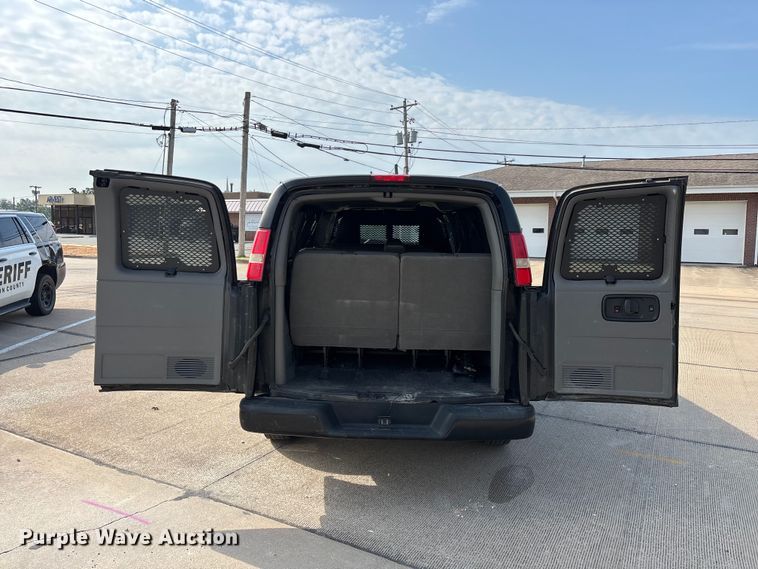 image for item FG0559 2016 Chevrolet Express 3500 prisoner transport van