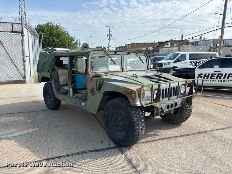 image for item FG0561 1991 AM General M998  HMMWV SUV