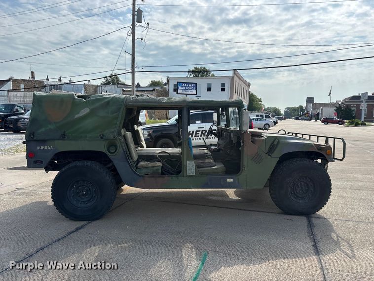 image for item FG0561 1991 AM General M998  HMMWV SUV