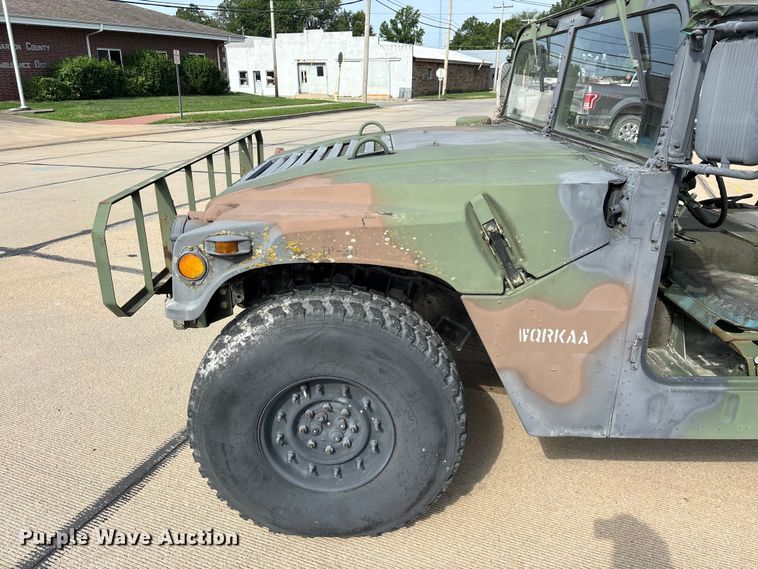 image for item FG0561 1991 AM General M998  HMMWV SUV