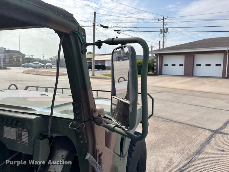 image for item FG0561 1991 AM General M998  HMMWV SUV
