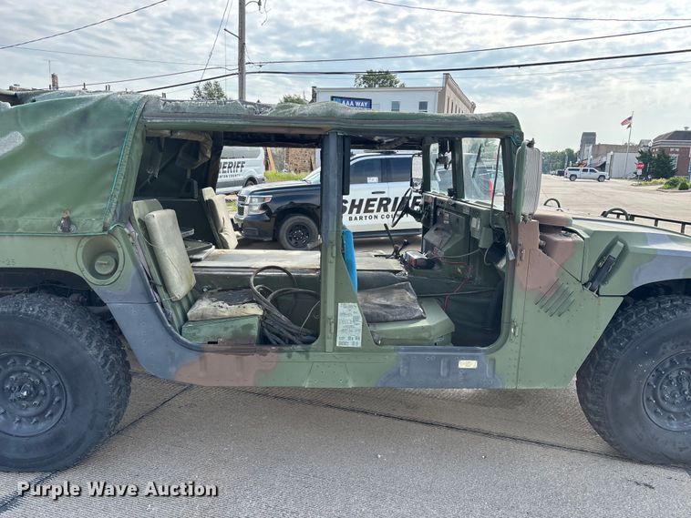 image for item FG0561 1991 AM General M998  HMMWV SUV