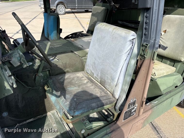 image for item FG0561 1991 AM General M998  HMMWV SUV