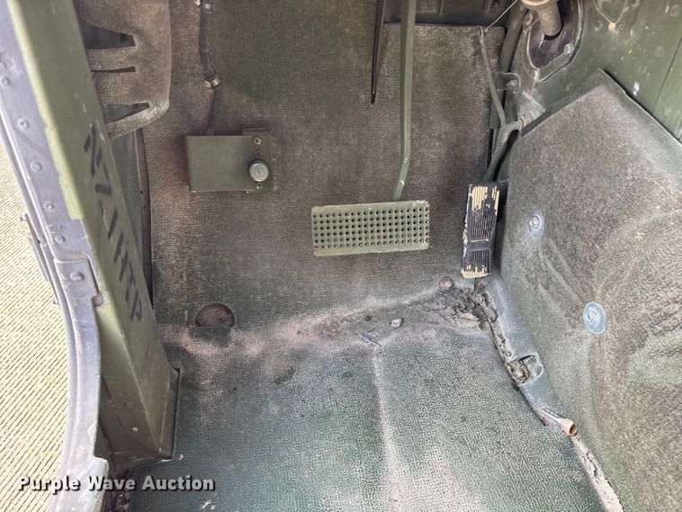 image for item FG0561 1991 AM General M998  HMMWV SUV