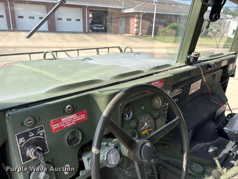 image for item FG0561 1991 AM General M998  HMMWV SUV