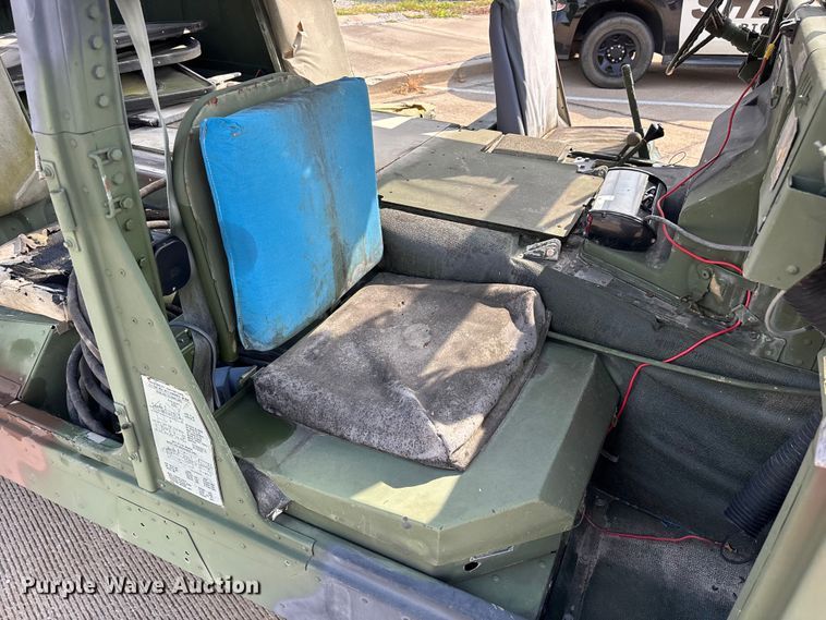 image for item FG0561 1991 AM General M998  HMMWV SUV