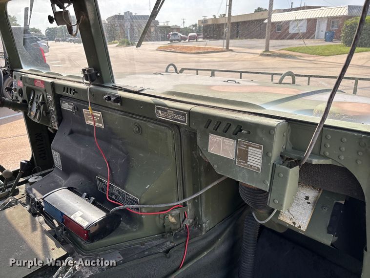 image for item FG0561 1991 AM General M998  HMMWV SUV
