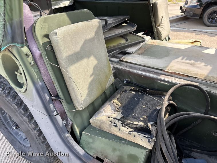 image for item FG0561 1991 AM General M998  HMMWV SUV