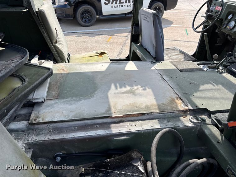 image for item FG0561 1991 AM General M998  HMMWV SUV