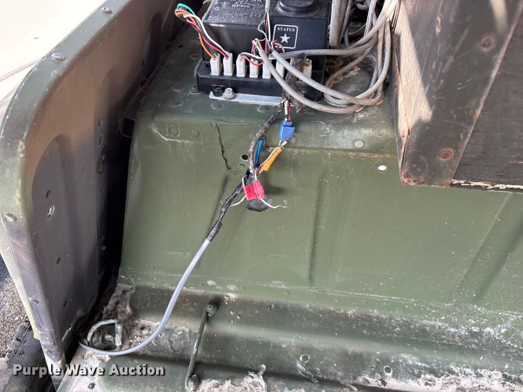 image for item FG0561 1991 AM General M998  HMMWV SUV