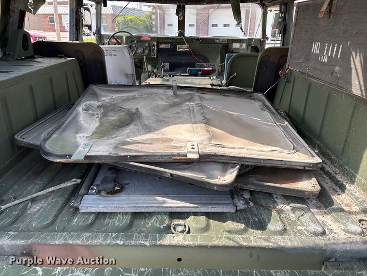 image for item FG0561 1991 AM General M998  HMMWV SUV