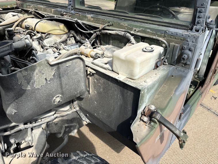 image for item FG0561 1991 AM General M998  HMMWV SUV