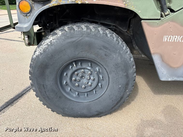 image for item FG0561 1991 AM General M998  HMMWV SUV