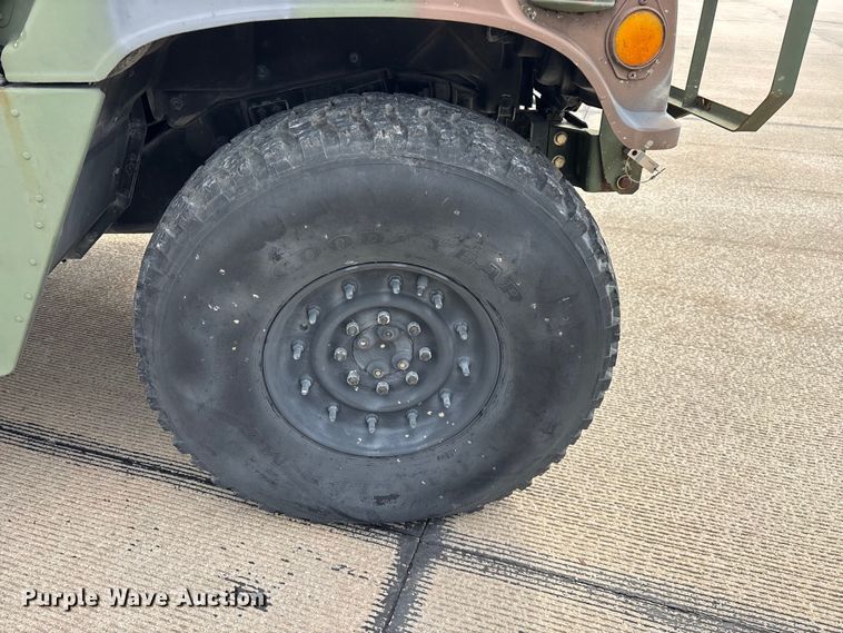 image for item FG0561 1991 AM General M998  HMMWV SUV