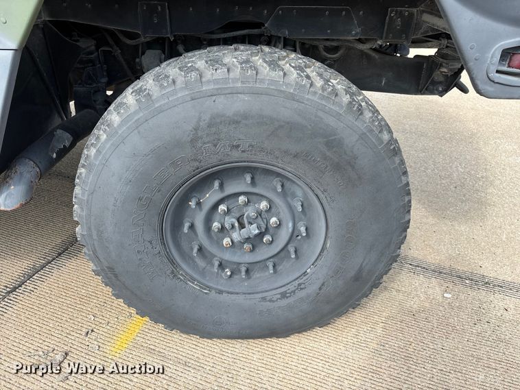 image for item FG0561 1991 AM General M998  HMMWV SUV