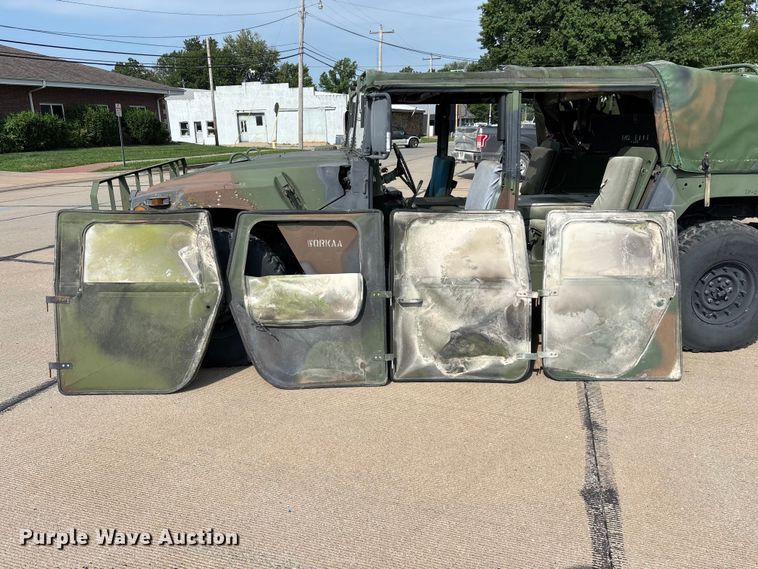 image for item FG0561 1991 AM General M998  HMMWV SUV