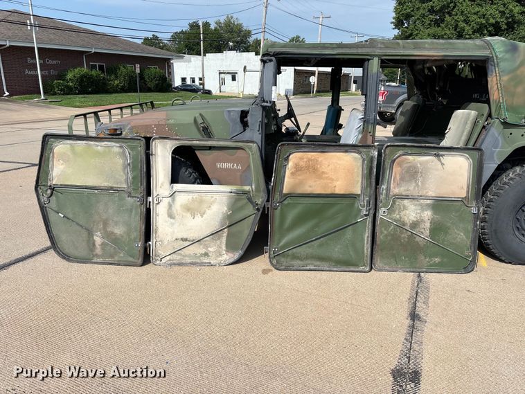 image for item FG0561 1991 AM General M998  HMMWV SUV