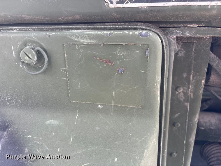 image for item FG0561 1991 AM General M998  HMMWV SUV