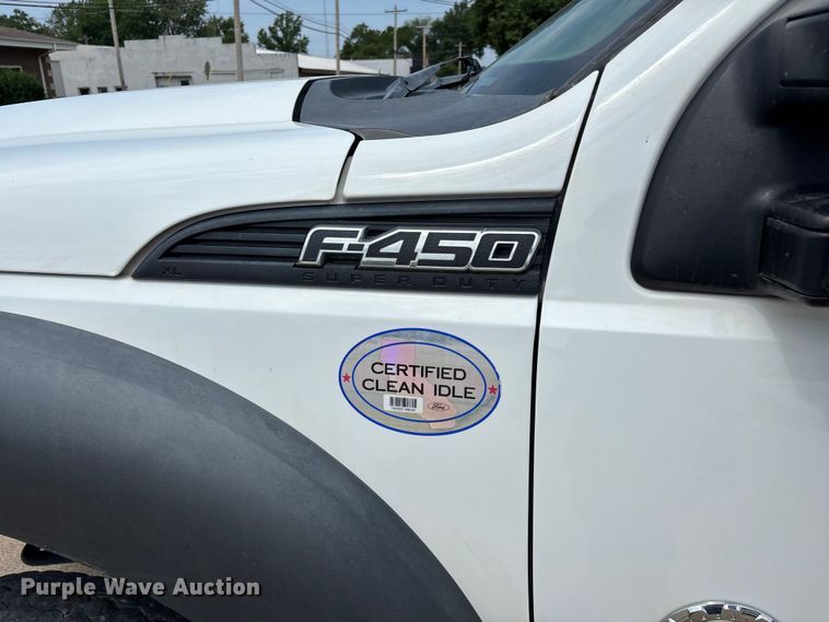 image for item FG0562 2016 Ford F450 Super Duty Crew Cab flatbed truck