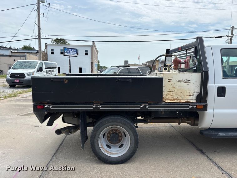 image for item FG0562 2016 Ford F450 Super Duty Crew Cab flatbed truck