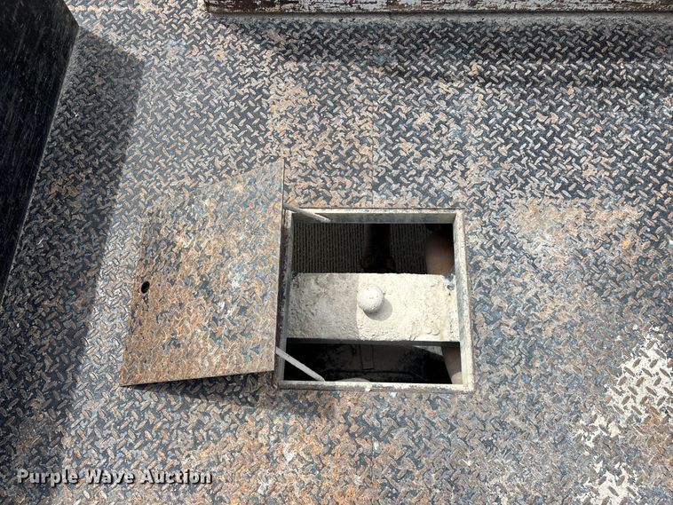 image for item FG0562 2016 Ford F450 Super Duty Crew Cab flatbed truck