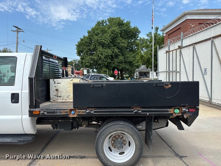 image for item FG0562 2016 Ford F450 Super Duty Crew Cab flatbed truck