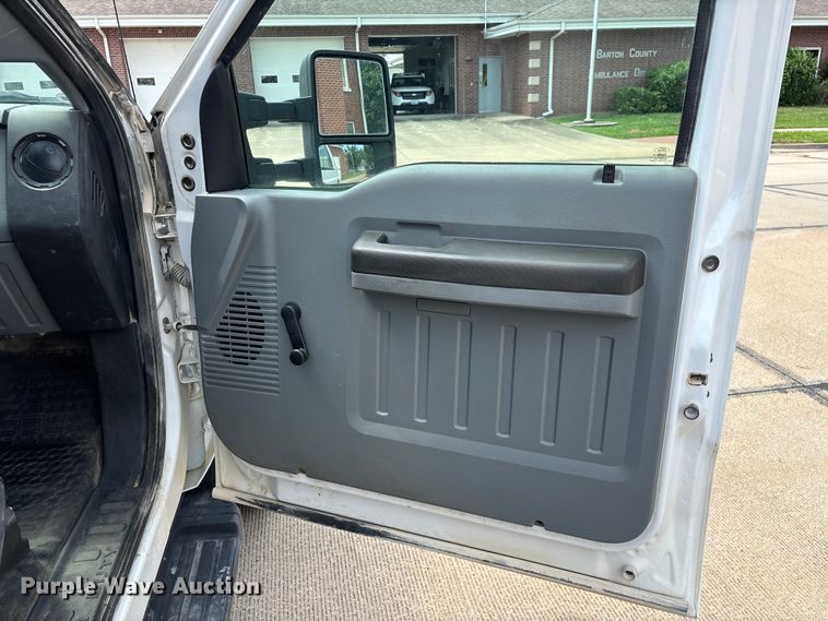 image for item FG0562 2016 Ford F450 Super Duty Crew Cab flatbed truck