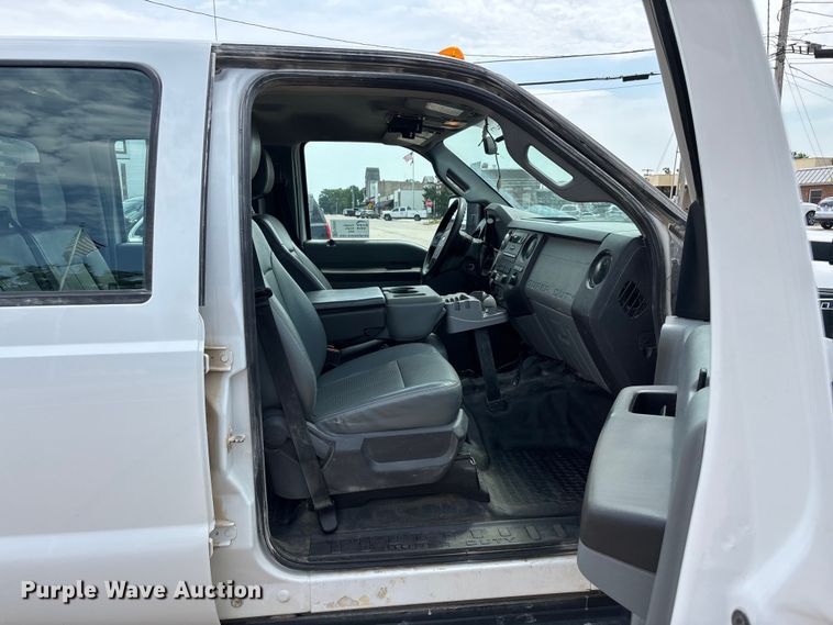 image for item FG0562 2016 Ford F450 Super Duty Crew Cab flatbed truck