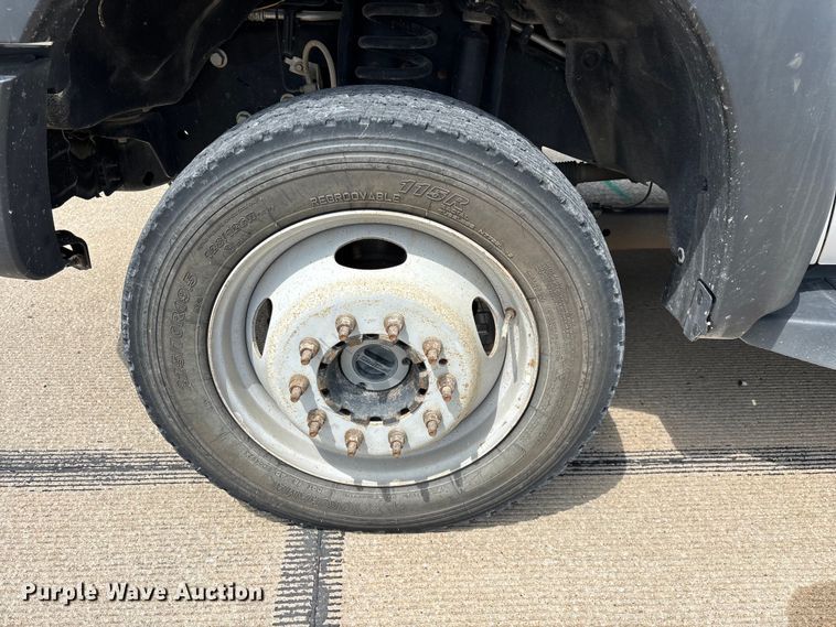 image for item FG0562 2016 Ford F450 Super Duty Crew Cab flatbed truck