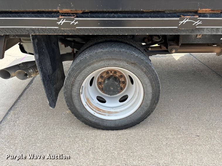 image for item FG0562 2016 Ford F450 Super Duty Crew Cab flatbed truck