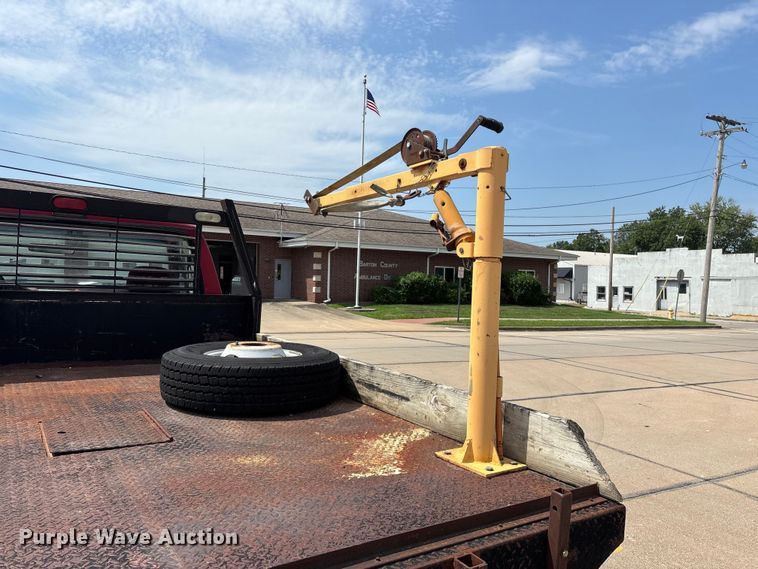 image for item FG0563 1993 Ford F350 flatbed pickup truck