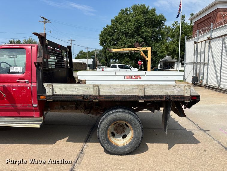 image for item FG0563 1993 Ford F350 flatbed pickup truck