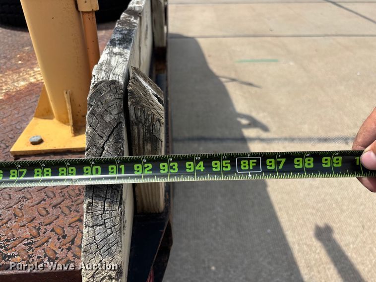 image for item FG0563 1993 Ford F350 flatbed pickup truck