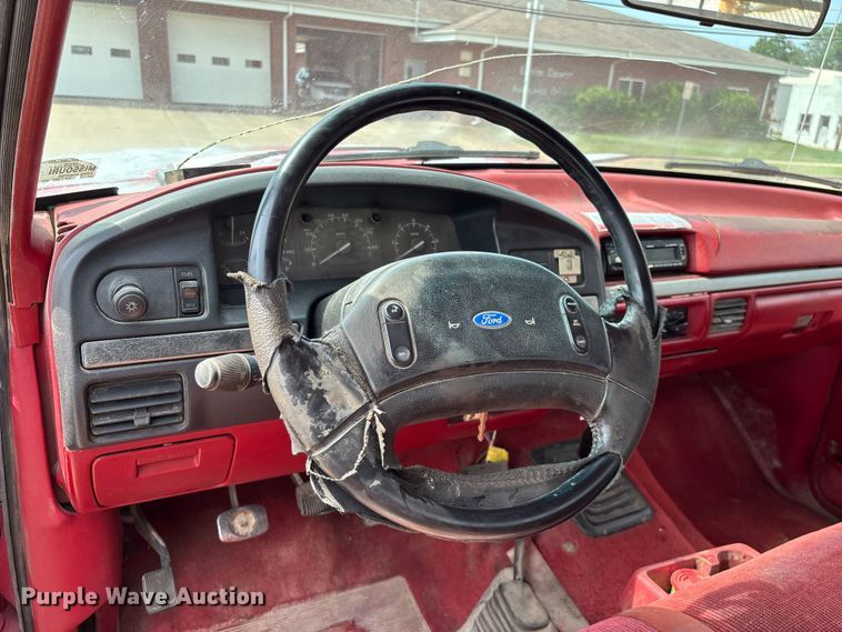 image for item FG0563 1993 Ford F350 flatbed pickup truck