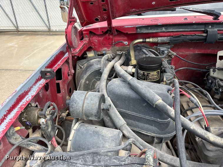 image for item FG0563 1993 Ford F350 flatbed pickup truck