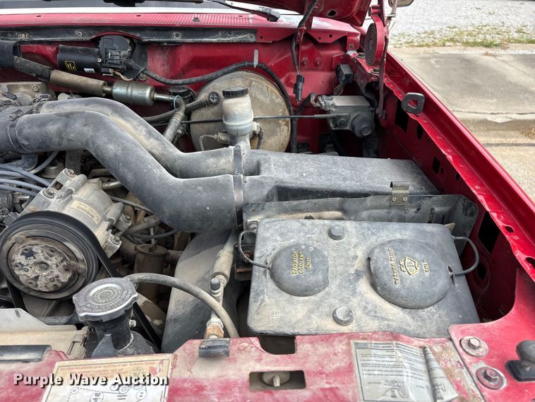image for item FG0563 1993 Ford F350 flatbed pickup truck