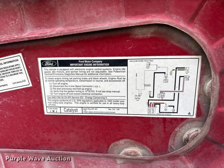 image for item FG0563 1993 Ford F350 flatbed pickup truck